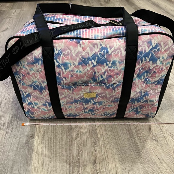 Betsey Johnson Weekender bag. Brand new with tags! - Picture 3 of 17